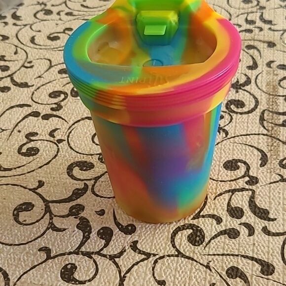 Sili Pint Colorful Swirl Tumbler with Lid - Picture 4 of 8